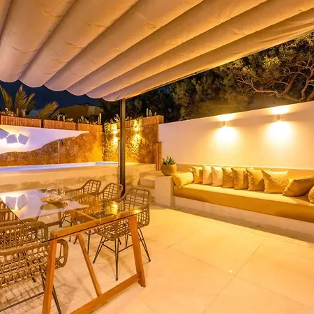 Villa Sunrise Private Pool By Holidays