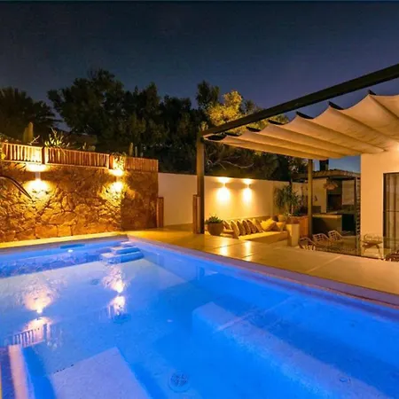 Villa Sunrise Private Pool By Holidays