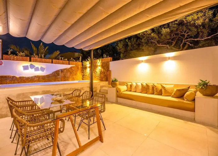 Villa Sunrise Private Pool By Holidays