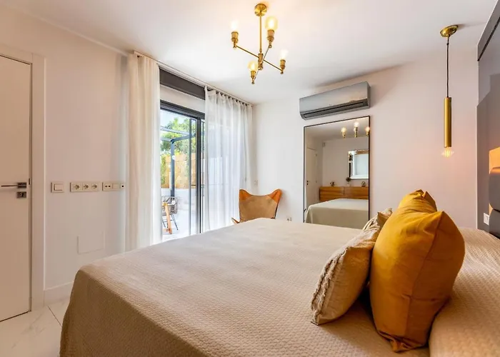 Sunrise Private Pool By Holidays Villa *