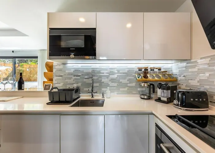 Villa Sunrise Private Pool By Holidays *